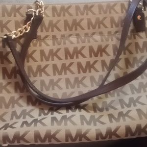 Handbag slightly used